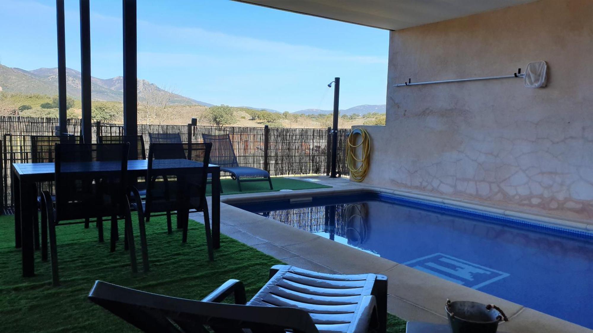 Casa Con Piscina En Parque Nacional De Cabaneros Country house Navas de Estena