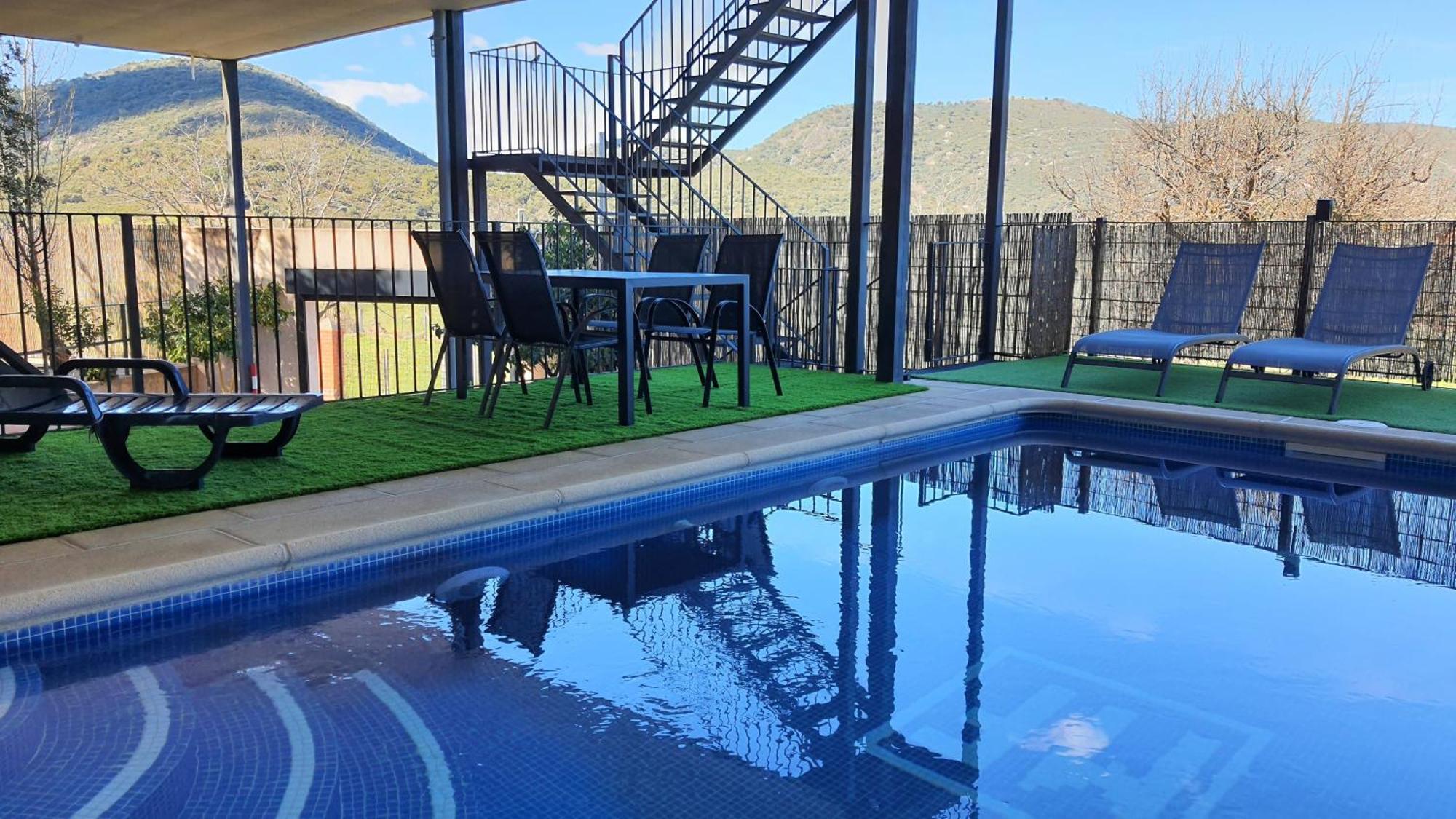 Casa Con Piscina En Parque Nacional De Cabaneros *