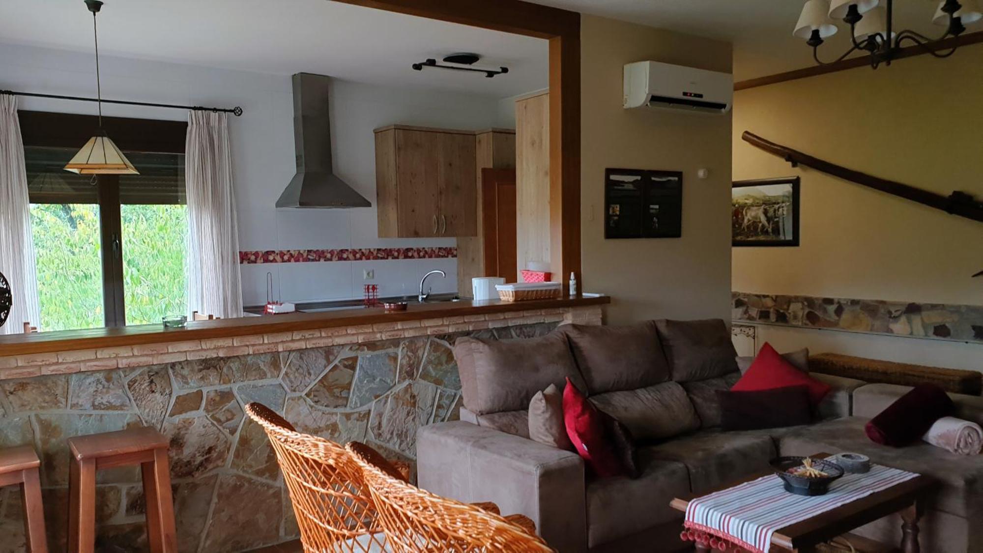 Casa Con Piscina En Parque Nacional De Cabaneros Country house Navas de Estena